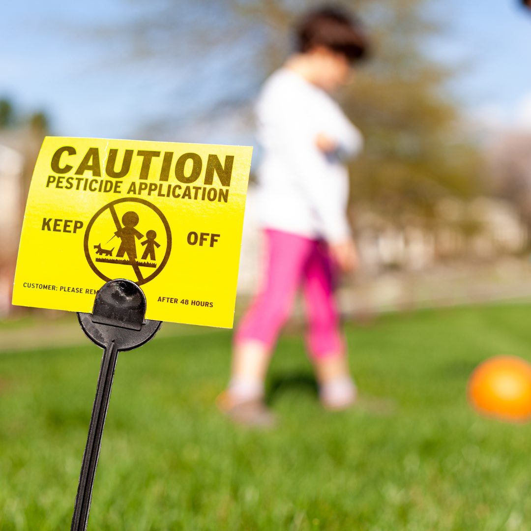 lawn pesticide sign